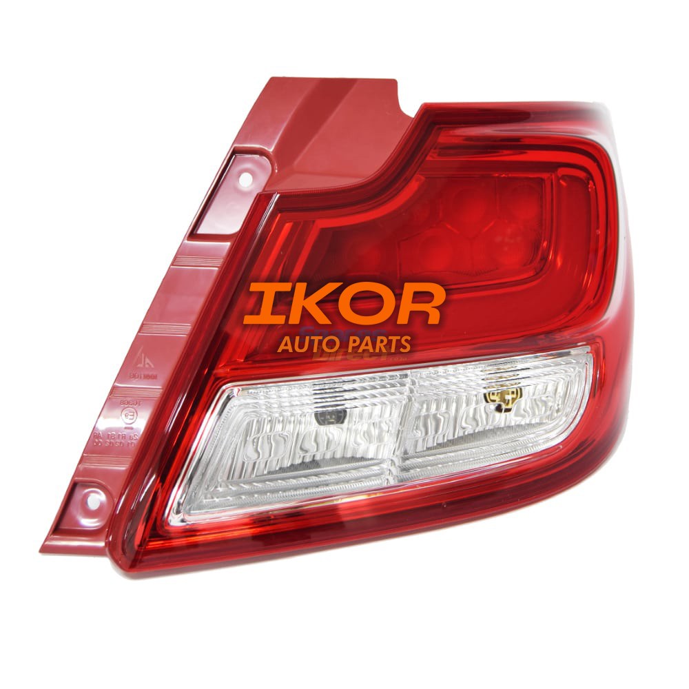 suzuki-dzire-right-tailight-0-pic1